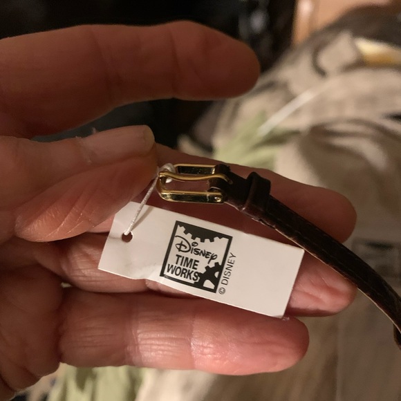 VINTAGE MINNIE MOUSE WATCH - Picture 2 of 7